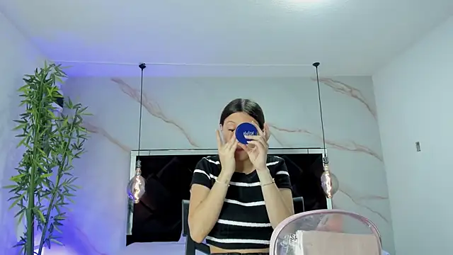 AngelaaCute  online show from 17, 9, 2025