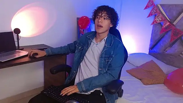 nickolas moon online show from 16, 2, 2025