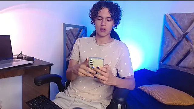 nickolas moon online show from 26, 2, 2025