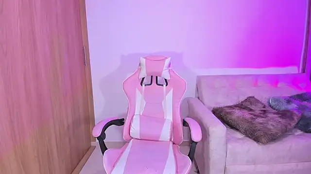 annika taylor online show from 22, 2, 2025