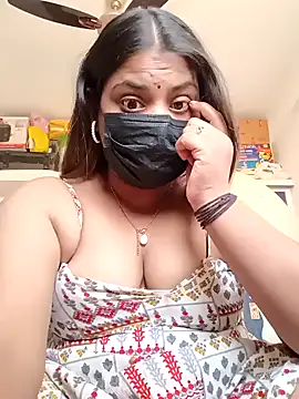 Hotmilfxox online show from 20, 1, 2025