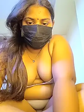 Hotmilfxox online show from 1, 3, 2025