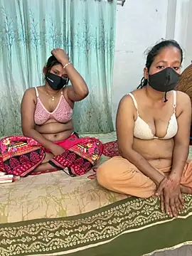 Snapshot of Desi_Best_Anal chatting on 28, 2, 2026 Desi Best Anal online show from 28, 2, 2026