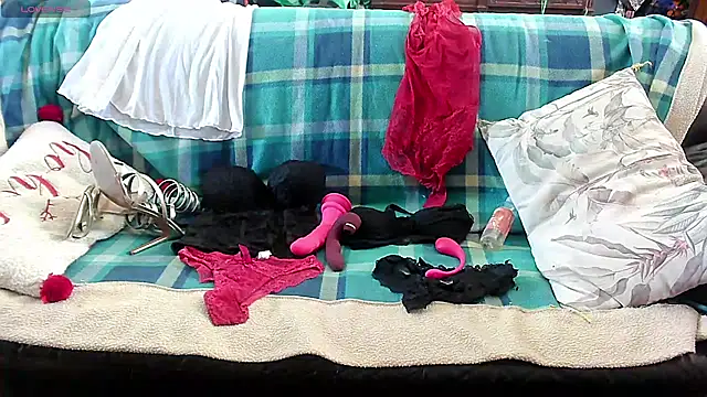 LauraMonolo online show from 27, 3, 2026