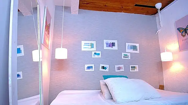 Skinny hottie18 online show from 10, 1, 2025