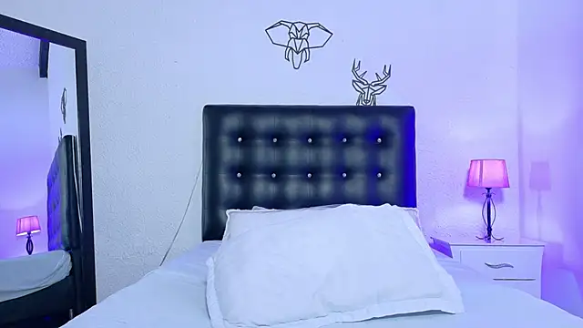 Skinny hottie18 online show from 10, 2, 2025