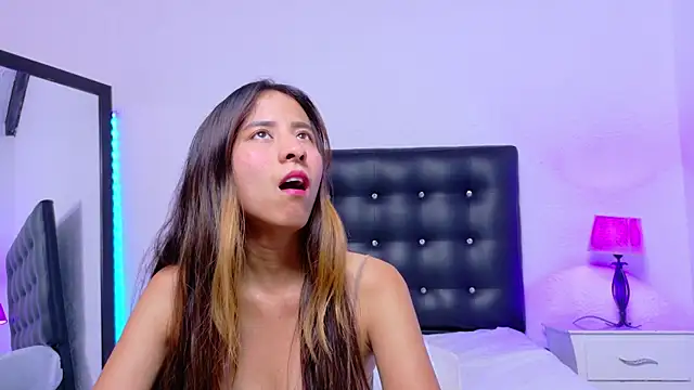 Skinny hottie18 online show from 9, 9, 2025