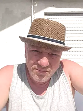 Snapshot of Wertuosi chatting on 15, 9, 2025 Wertuosi online show from 15, 9, 2025