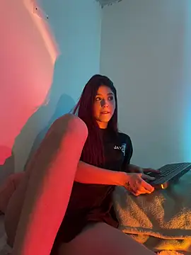 Snapshot of AnnyCherry_ chatting on 4, 2, 2025 AnnyCherry online show from 4, 2, 2025