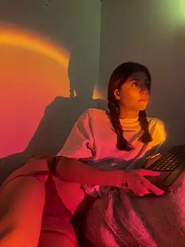 Snapshot of AnnyCherry_ chatting on 14, 2, 2025 AnnyCherry online show from 14, 2, 2025