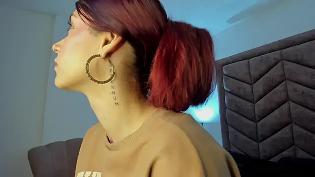 Snapshot of AnnyCherry_ chatting on 10, 3, 2025 AnnyCherry online show from 10, 3, 2025