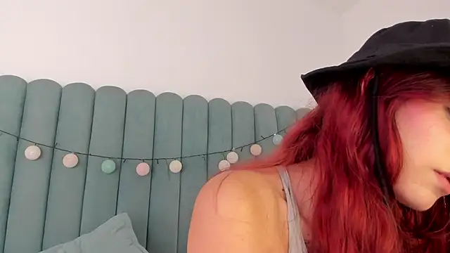 Snapshot of AnnyCherry_ chatting on 12, 3, 2025 AnnyCherry online show from 12, 3, 2025