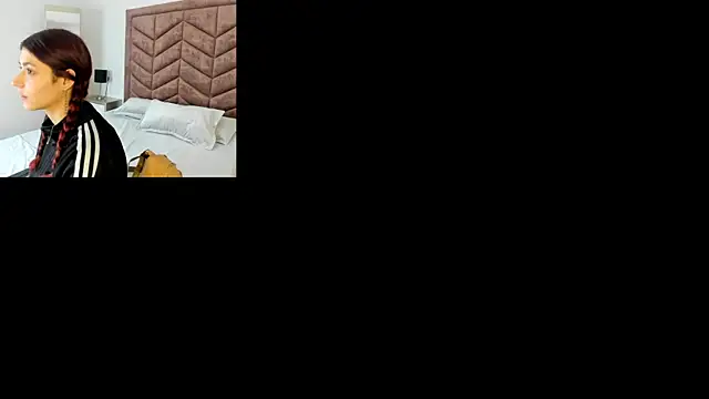 Snapshot of AnnyCherry_ chatting on 30, 10, 2025 AnnyCherry online show from 30, 10, 2025