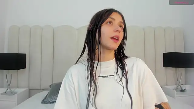 Snapshot of AnnyCherry_ chatting on 24, 2, 2026 AnnyCherry online show from 24, 2, 2026