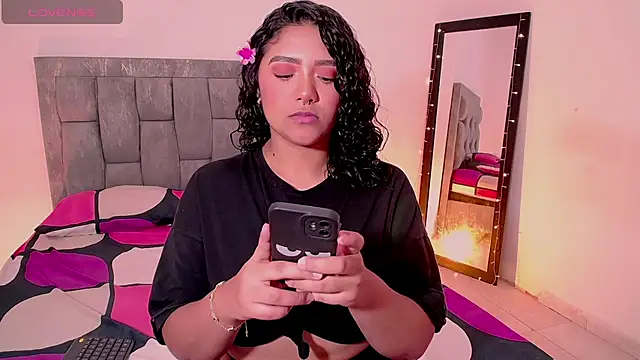 DIANEE 01 online show from 25, 3, 2026