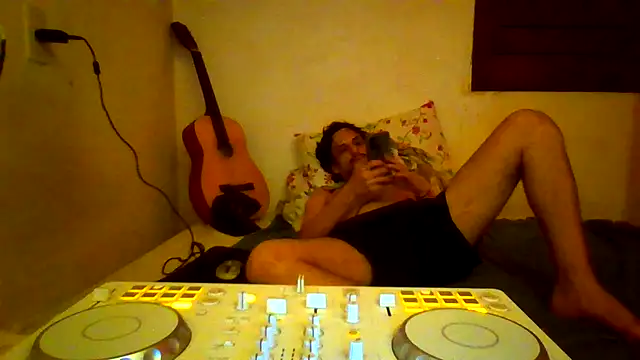 couplemilk online show from 2, 6, 2026
