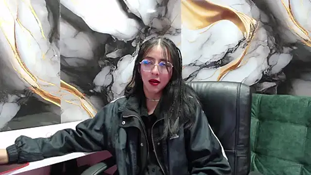 Snapshot of ling_ling24 chatting on 6, 2, 2025 ling ling24 online show from 6, 2, 2025