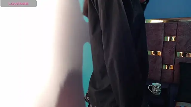 Snapshot of ling_ling24 chatting on 4, 3, 2025 ling ling24 online show from 4, 3, 2025