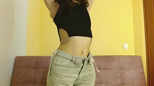 Snapshot of ling_ling24 chatting on 8, 3, 2025 ling ling24 online show from 8, 3, 2025