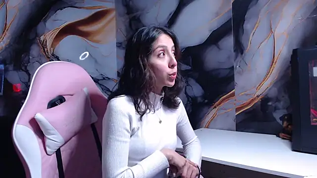 Snapshot of ling_ling24 chatting on 2, 10, 2025 ling ling24 online show from 2, 10, 2025