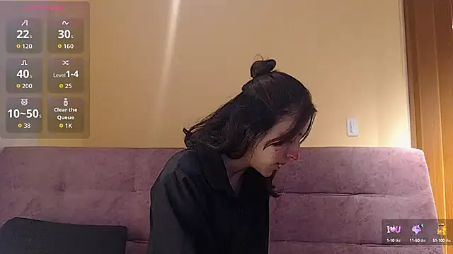 Snapshot of ling_ling24 chatting on 3, 10, 2025 ling ling24 online show from 3, 10, 2025