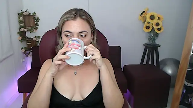 Ghada milf online show from 17, 5, 2026