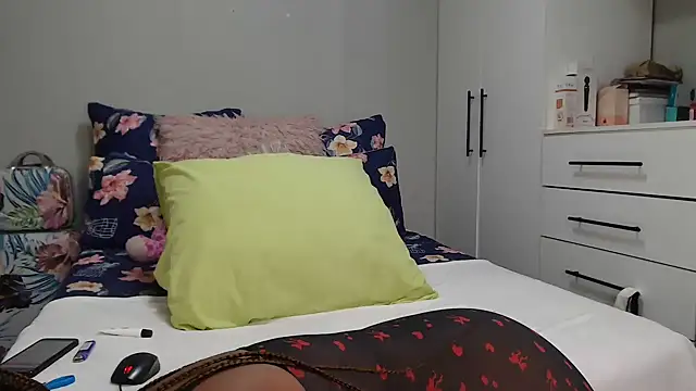 Amberbela online show from 3, 6, 2026