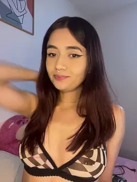 Snapshot of HallieLemon1 chatting on 5, 1, 2025 HallieLemon1 online show from 5, 1, 2025