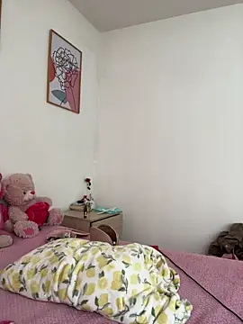 Snapshot of HallieLemon1 chatting on 9, 1, 2025 HallieLemon1 online show from 9, 1, 2025