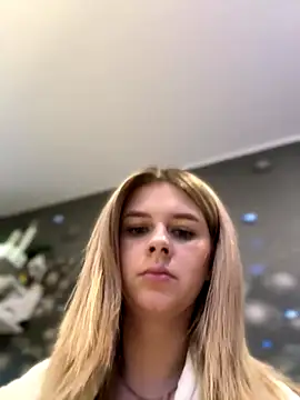 Snapshot of Love_Bri chatting on 14, 10, 2025 Love Bri online show from 14, 10, 2025