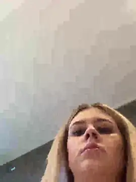 Snapshot of Love_Bri chatting on 17, 10, 2025 Love Bri online show from 17, 10, 2025