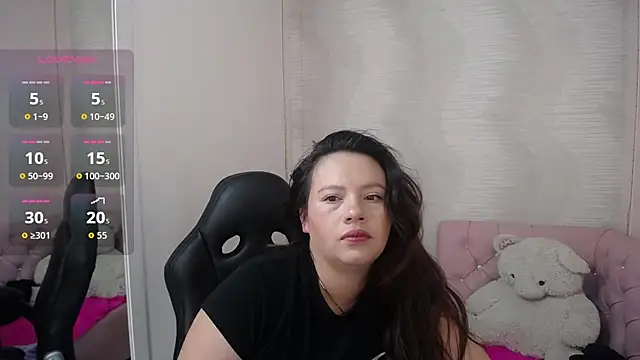 lauraguzman online show from 24, 9, 2025