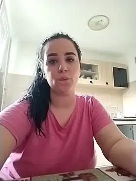 AdelinaJude online show from 16, 4, 2026