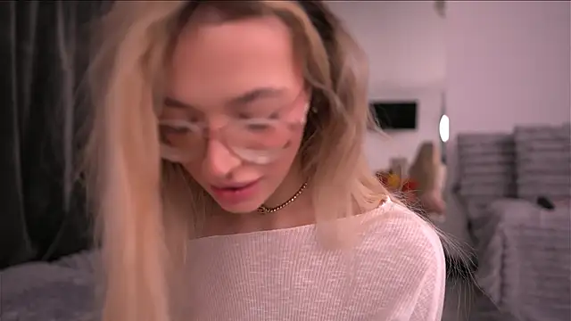 KylieJoyce online show from 19, 11, 2025