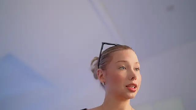 april blush online show from 29, 1, 2025