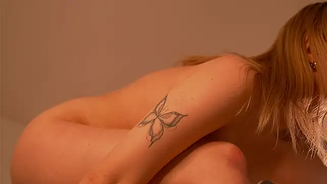 april blush online show from 26, 2, 2025