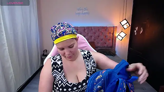brithany smiith  online show from 3, 3, 2025