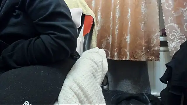 Snapshot of Seductive_She_Wolf chatting on 17, 2, 2026 Seductive She Wolf online show from 17, 2, 2026