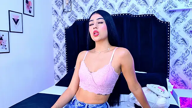 Mia-Monroe online show from 27, 3, 2026