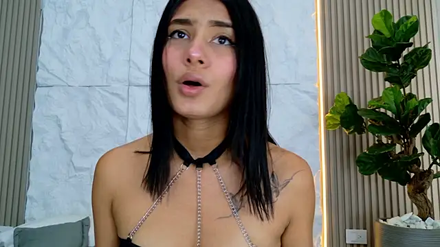 LaurenRodriiguez online show from 27, 6, 2026