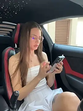 AlyseReuse online show from 14, 10, 2025