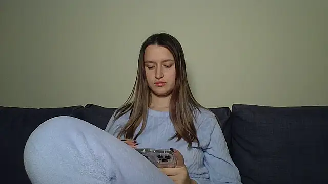 Submissive love online show from 28, 1, 2025