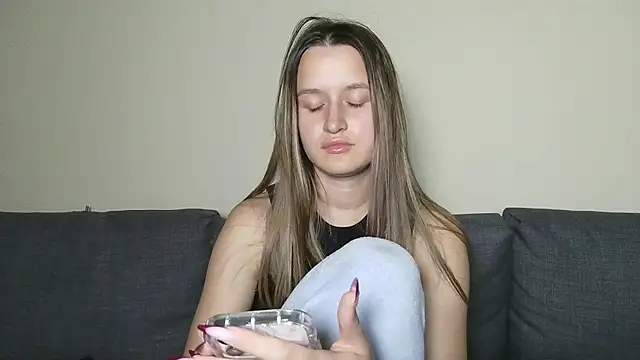 Submissive love online show from 20, 2, 2025