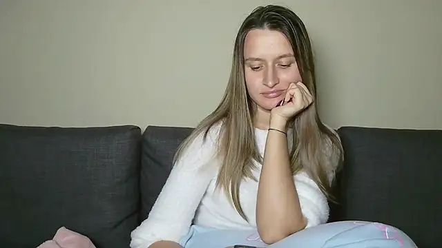 Submissive love online show from 6, 3, 2025