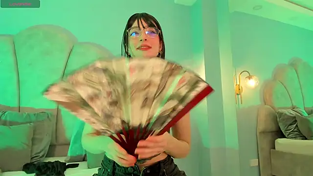 sweeet peach online show from 18, 3, 2025