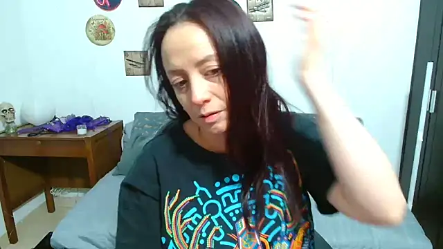 Snapshot of catalinamommyx chatting on 19, 6, 2026 catalinamommyx online show from 19, 6, 2026