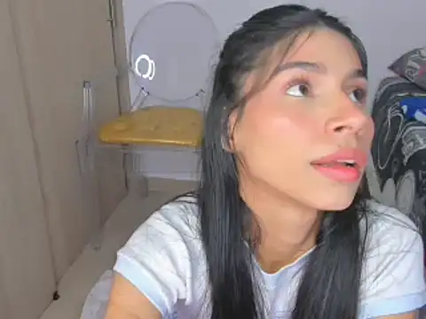 Snapshot of _violetadulce chatting on 17, 1, 2025 violetadulce online show from 17, 1, 2025