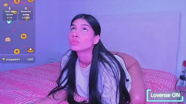 Snapshot of _violetadulce chatting on 5, 2, 2025 violetadulce online show from 5, 2, 2025