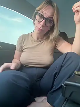 Snapshot of Giuliana_baby chatting on 11, 10, 2025 Giuliana baby online show from 11, 10, 2025