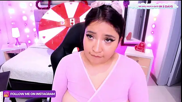 Emma monserrat online show from 15, 2, 2025